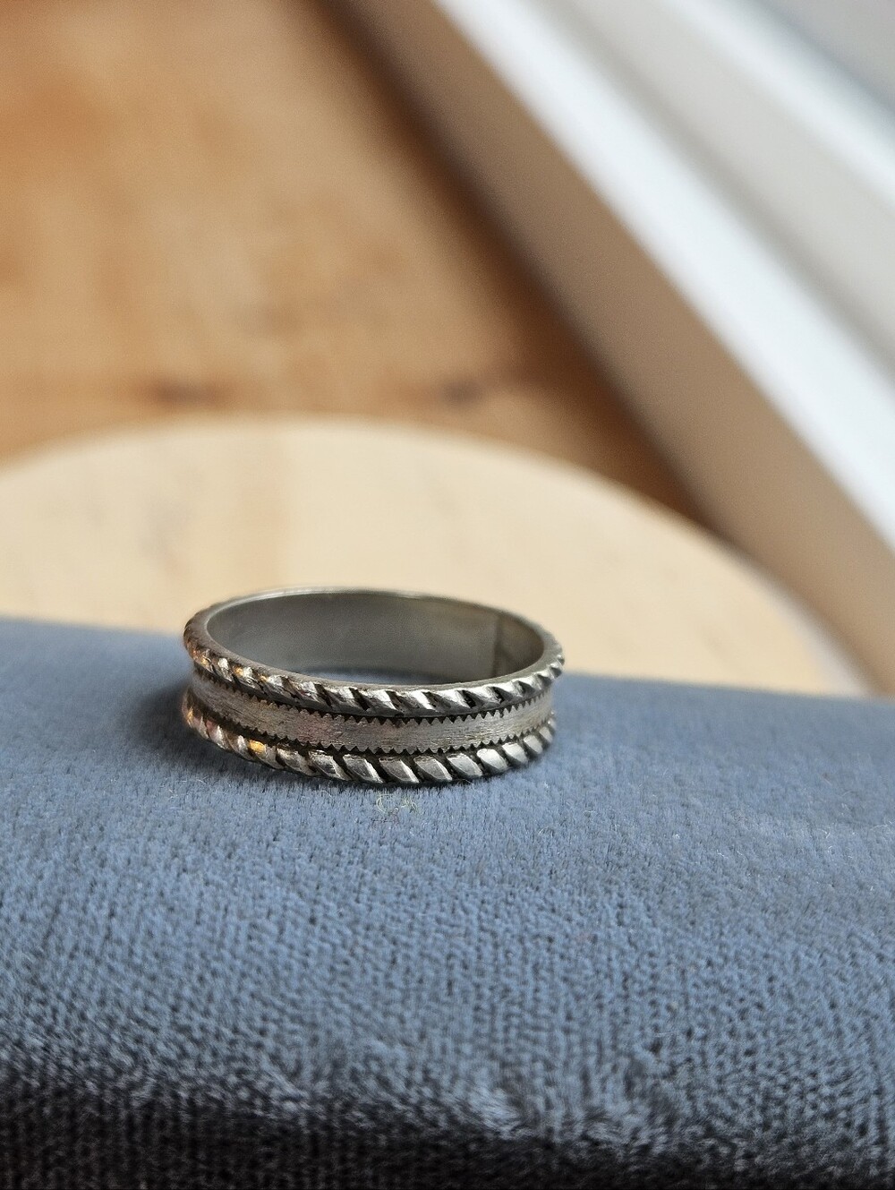 Handcrafted Bordered Silver Band Size 9 - Picture 3 of 6
